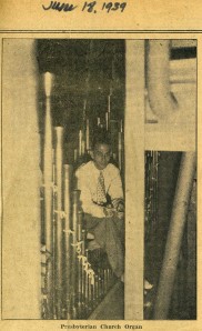 In the organ chamber, 1939